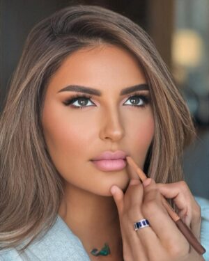 Shatha Hassoun Instagram - Shatha 💕💕 @shathahassoun  @abdallahelrefaeii #makeupaddict #makeuplover