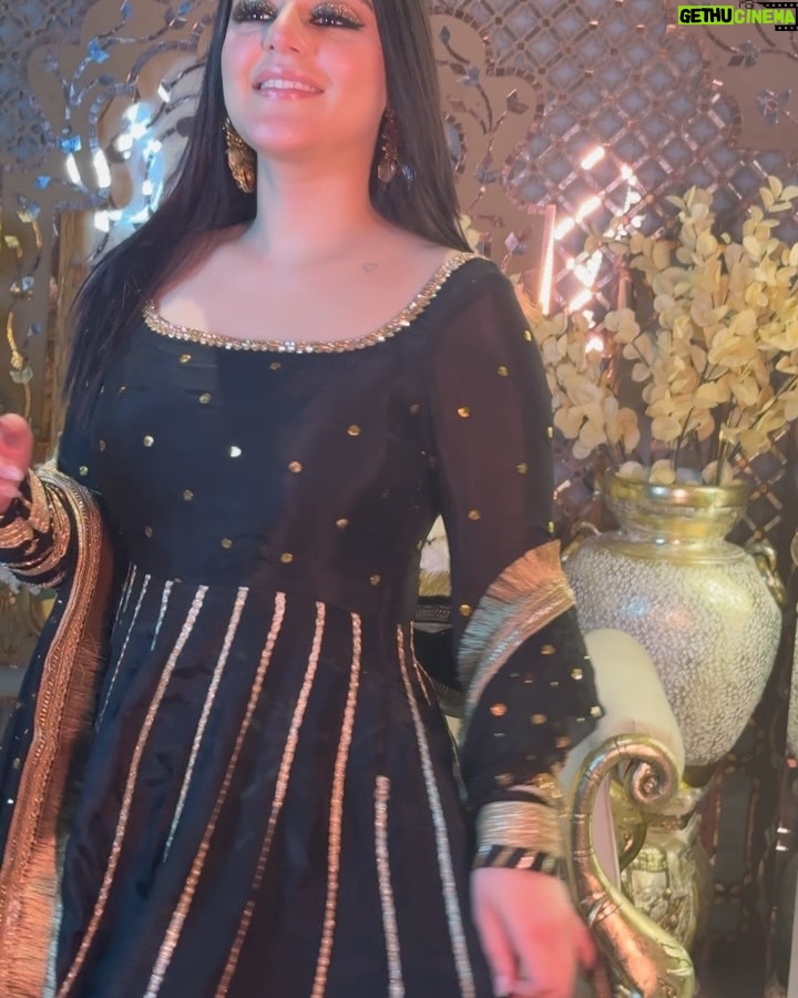 Shazeal Shoukat - 34K Likes - Eid day 3 , in my own design outfit 🖤
Makeup & hair @nooreysmakeupstudio
Style , fashion, Eid day 3 , love yourself,virtual stylist #shazealshoukat