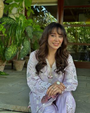 Shazia Naz Instagram - Meethi EID MUBARAK ho Aaap sab ko! 

Outfit @ansabjahangirstudio 
Mua @sanabutt54 

.
.
.
.

#shazianazkhan #eidoutfits #eidmubarak2025 #easternwear #eidlook