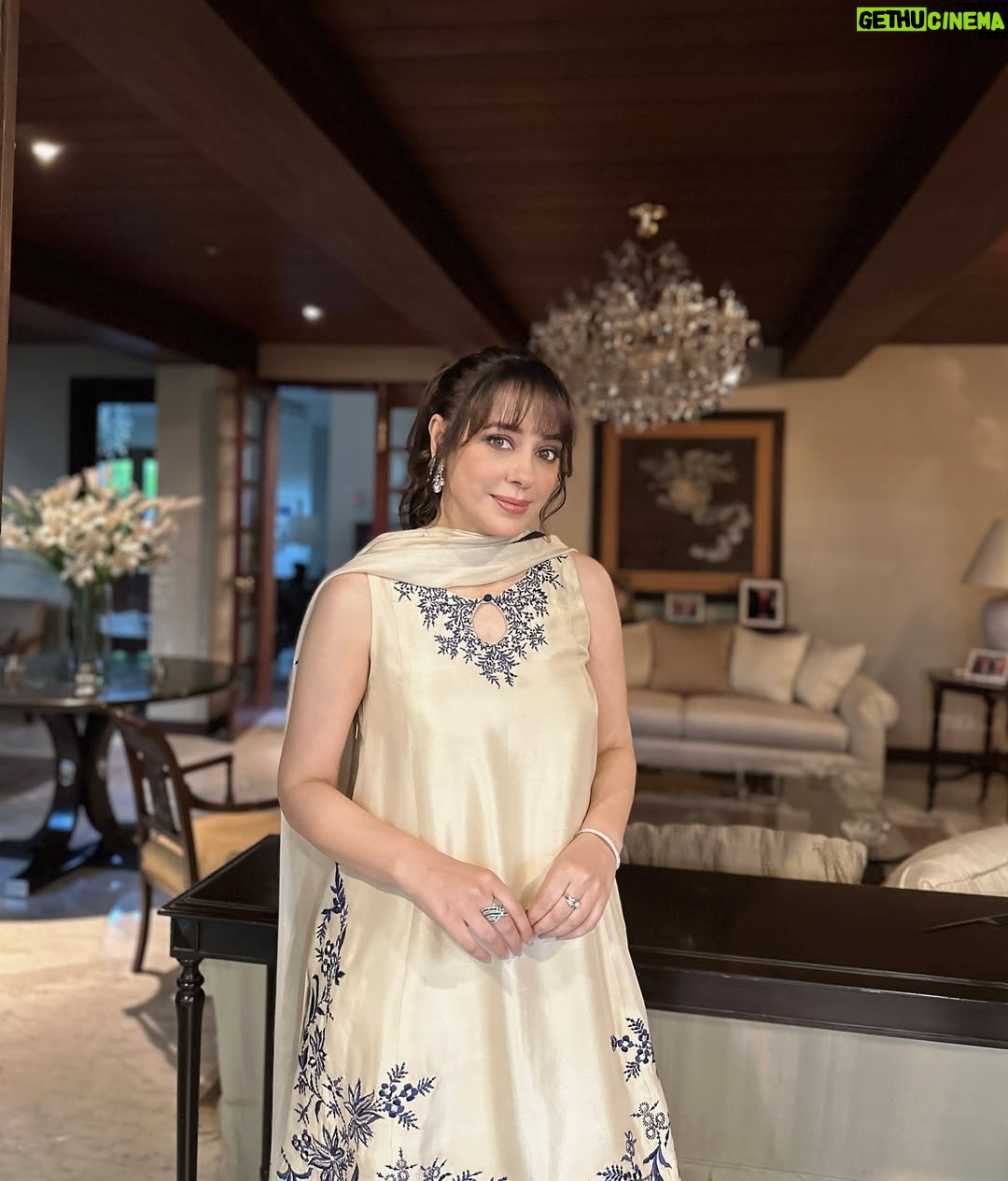 Shazia Naz - 6.7K Likes - Farshi shalwar has more drama than my relatives on Eid 😂
Dressed in regal, traditional and just the right amount of ‘extra’ @ansabjahangirstudio
Mua @sanabutt54
.
.
.
.
#shazianazkhan #farshishalwar #eidulfitr2025 #eidglam #eidlook #easternwear #festivewear