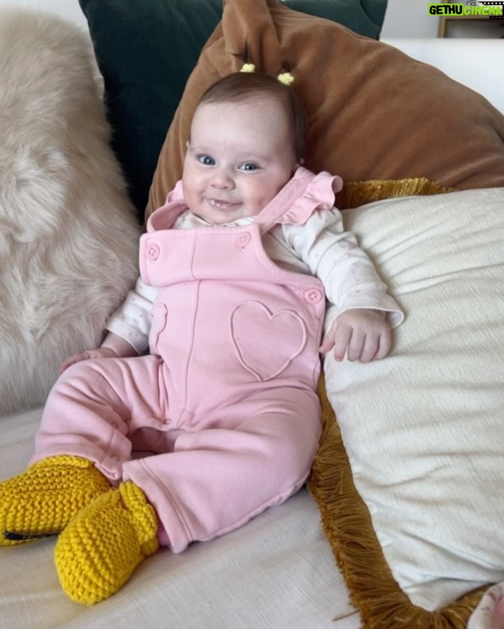 Sheryl Rubio - 417.2K Likes - Feliz 4 meses al amor de mi vida en esta vida y en todas las demás, a mi 1 por siempre. 💗 ¡ser tu mami es lo más delicioso que me ha pasado! Mi bebé feliz te amo mucho 😭