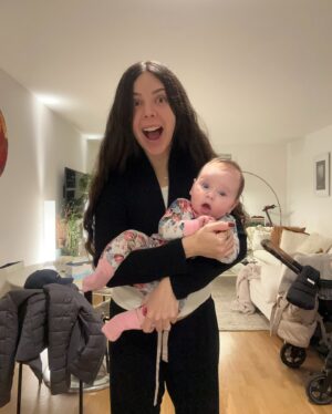 Sheryl Rubio Instagram - Feliz 4 meses al amor de mi vida en esta vida y en todas las demás, a mi  1 por siempre. 💗 ¡ser tu mami es lo más delicioso que me ha pasado! Mi bebé feliz te amo mucho 😭