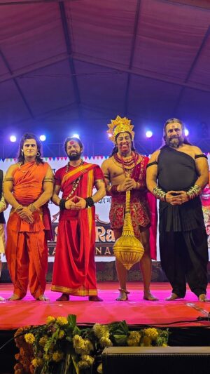Shilpa Raizada Instagram - RAMPUR /RATHAUNDA [ U.P. ] WAS MESMERISED by  JAI SHRI RAM - RAMAYAN SHOW...
PACKED HOUSE OF 35 THOUSAND PEOPLE WITNESSED THE SPECTACLE...
AND THE ICEING ON THE CAKE WAS THE "SHIV TANDAV STROTRA" SUNG BY NONE OTHER THAN 'KALICHARAN MAHARAJ JI '
Thank you Mukhtar Abbas Naqvi Ji for giving us this opportunity again to come and perform .
Thank you Kalicharan Maharaj Ji for gracing the occasion and singing for us ...
JAI SHRI RAM
JAI MAHAKAAL
JAI MAHA KAALI

🙏🙏🙏🙏🙏