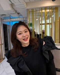 Actress Shim Jin-hwa HD Photos and Wallpapers April 2025