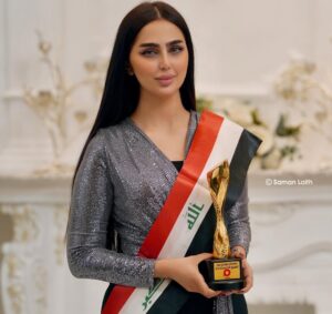 Shimaa Qasim Instagram - الحمدلله 💋شكرا الكل شخص ساندني ودعمني من بداية مشواري اهلي🌺 وانتم عائلتي الثانيه  اليوم تم تكريمي كأفضل مقدمة برامج لعام2020 والقادم افضل