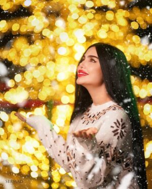 Shimaa Qasim Instagram - ‎‏اللهَّم عامًا تركض فيه الأقدار السعيدة في طريقنا"🦋

كل عام وانتم الخير لكل عام happy new year 🎅🤍
🕊️

تصوير المبدع @sermad.laythphotography 

‎#شيماء_قاسم