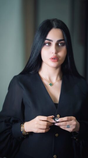 Shimaa Qasim Instagram - الرسالة الي حبيت اوصلها الكل بنت بهذا الفديو لاترجعين شي من الماضي ابد سواء كان حبيب صديق موقف  ماضي عيشي حياتج لان انتي راح تعيشيها مره لاتعيشين وي ناس سامه انتي قويه 🤍 احنا سباعيات احبكم 🤍 وبنهايه اعتزل  كلشي ممكن يأذيك بالحياة 

@66nnv  البطل الي دائما نسوي اني ويا افكار جنن♥️

#شيماء_قاسم