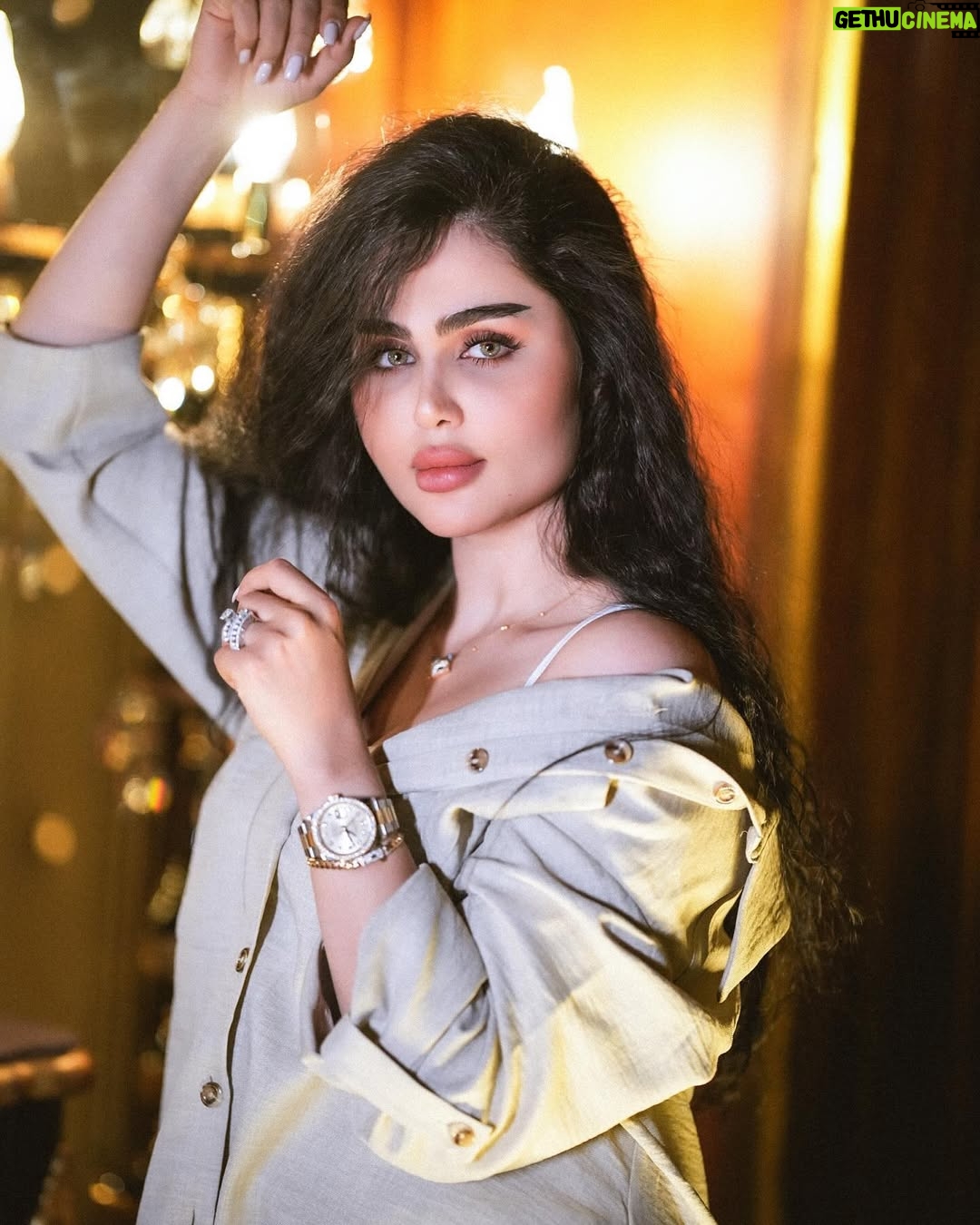 Shimaa Qasim - 176.2K Likes - هي رقيقة بقوة و هشة بصلابة. 💕💕
📷 @66nnv
#شيماء_قاسم