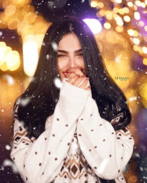 Shimaa Qasim Instagram - ‎‏اللهَّم عامًا تركض فيه الأقدار السعيدة في طريقنا"🦋

كل عام وانتم الخير لكل عام happy new year 🎅🤍
🕊️

تصوير المبدع @sermad.laythphotography 

‎#شيماء_قاسم