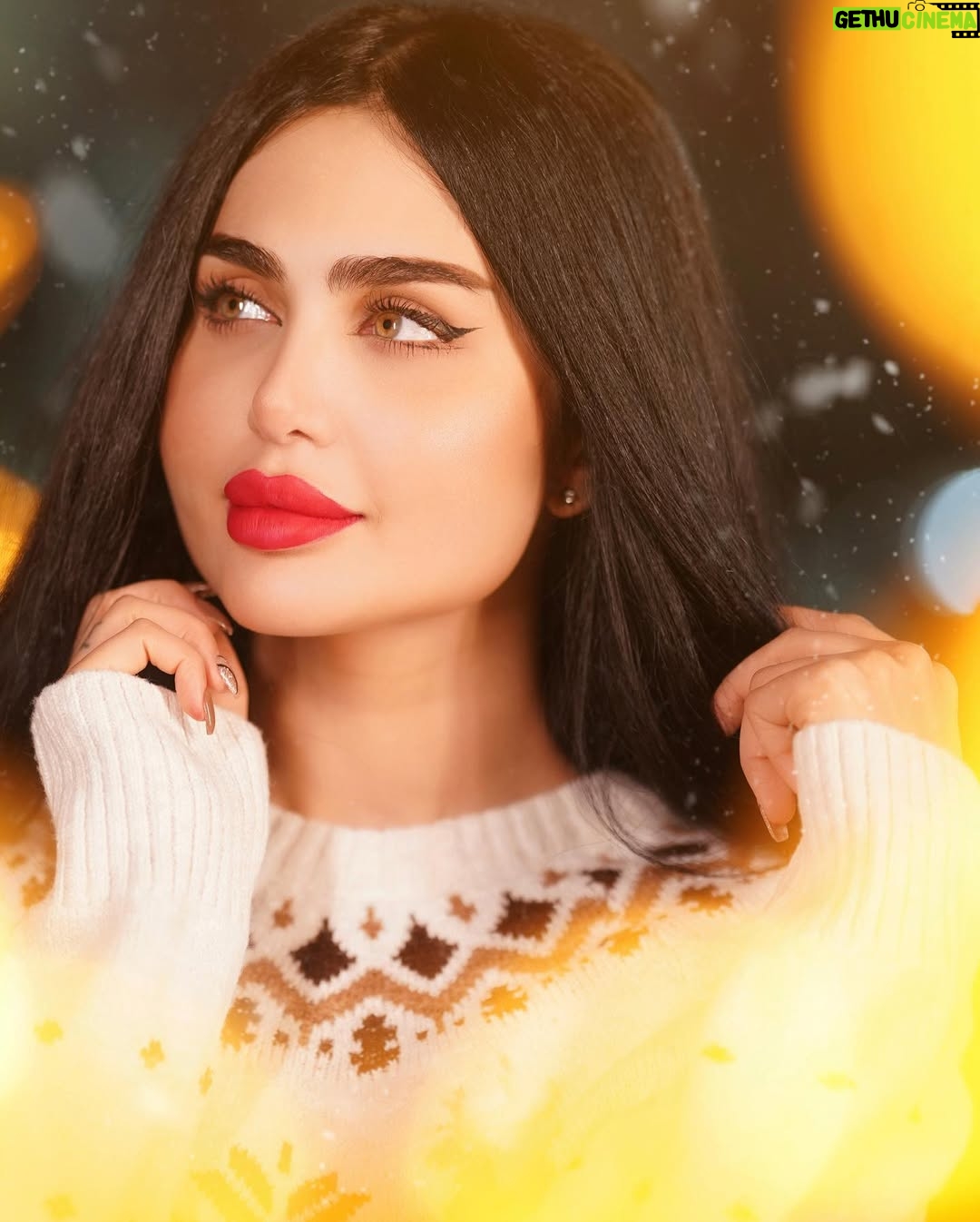Shimaa Qasim - 163.5K Likes - اللهَّم عامًا تركض فيه الأقدار السعيدة في طريقنا"🦋
كل عام وانتم الخير لكل عام happy new year 🎅🤍
🕊️
تصوير المبدع @sermad.laythphotography
#شيماء_قاسم