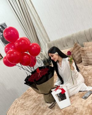 Shimaa Qasim Instagram - ملكي وملاكي ومكملي وكمالي أنت🩶

#شيماء_قاسم