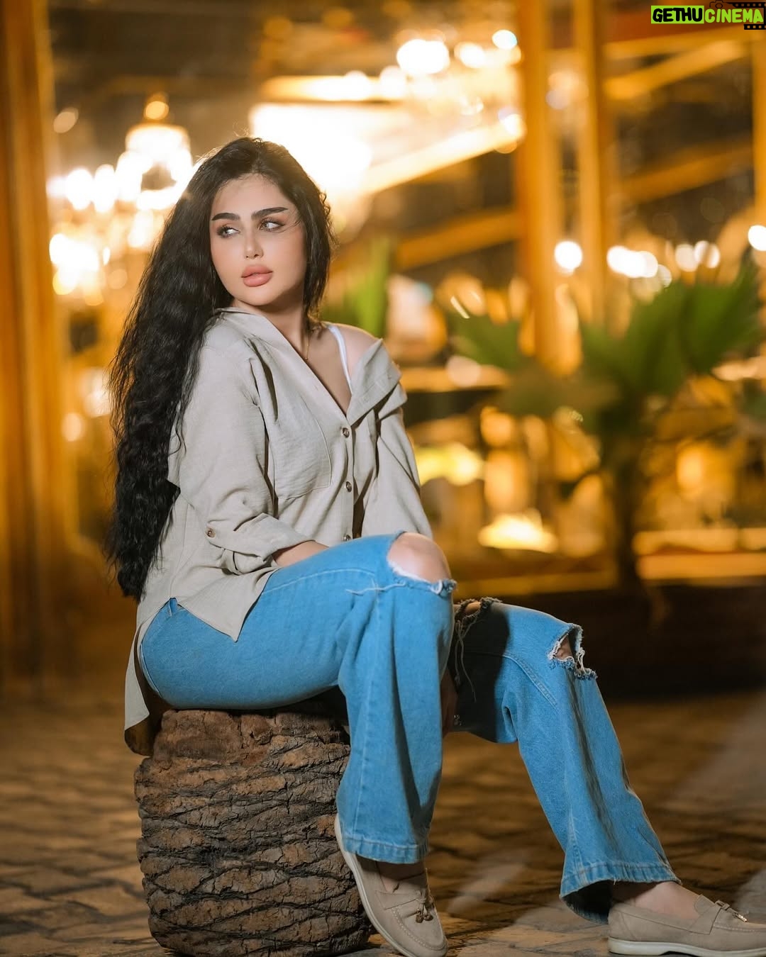 Shimaa Qasim - 176.2K Likes - هي رقيقة بقوة و هشة بصلابة. 💕💕
📷 @66nnv
#شيماء_قاسم