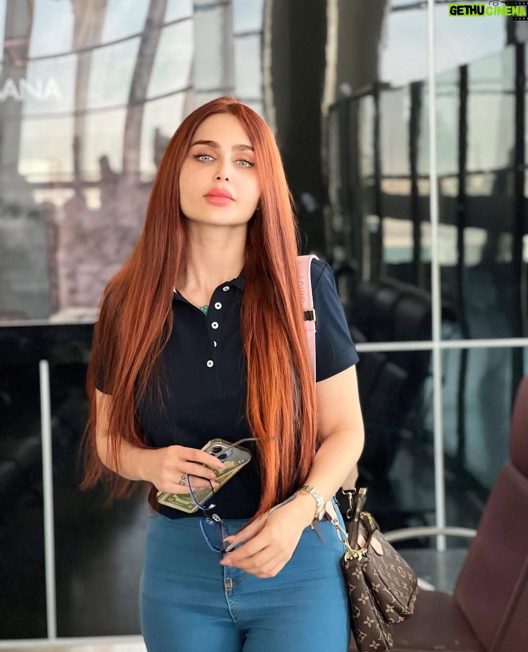 Shimaa Qasim - 206.7K Likes - لا شيء يُشبهُ قلبها كانت جميلة بكلِّ شي .
🦋#شيماء_قاسم