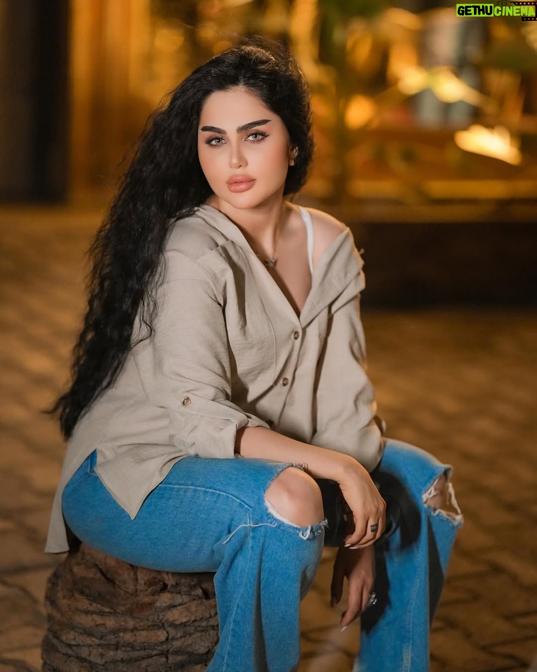 Shimaa Qasim - 176.2K Likes - هي رقيقة بقوة و هشة بصلابة. 💕💕
📷 @66nnv
#شيماء_قاسم