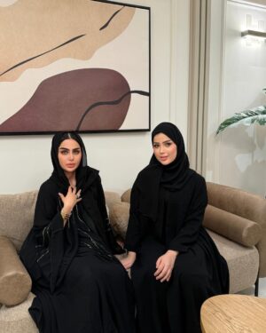 Shimaa Qasim Instagram - تحبون لمة الاقارب لو الاصدقاء..🌝🌙