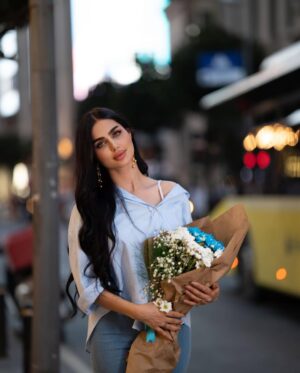Shimaa Qasim Instagram - يوم عن يوم  وعائلتي تكبر اكثر واكثر شكرا لكل شخص دعمني بمسيرتي من 2015 الى الان انتم سندي بالحياة شكرا على11مليون متابع فخوره بيكم واحبكم انتم عائلتي الي يوم عن يوم تكبر اكثر واكثر وتكبر وياكم احلامي وطموحاتي شكرا لان انتم بحياتي #شيماء_قاسم