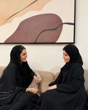 Shimaa Qasim Instagram - تحبون لمة الاقارب لو الاصدقاء..🌝🌙