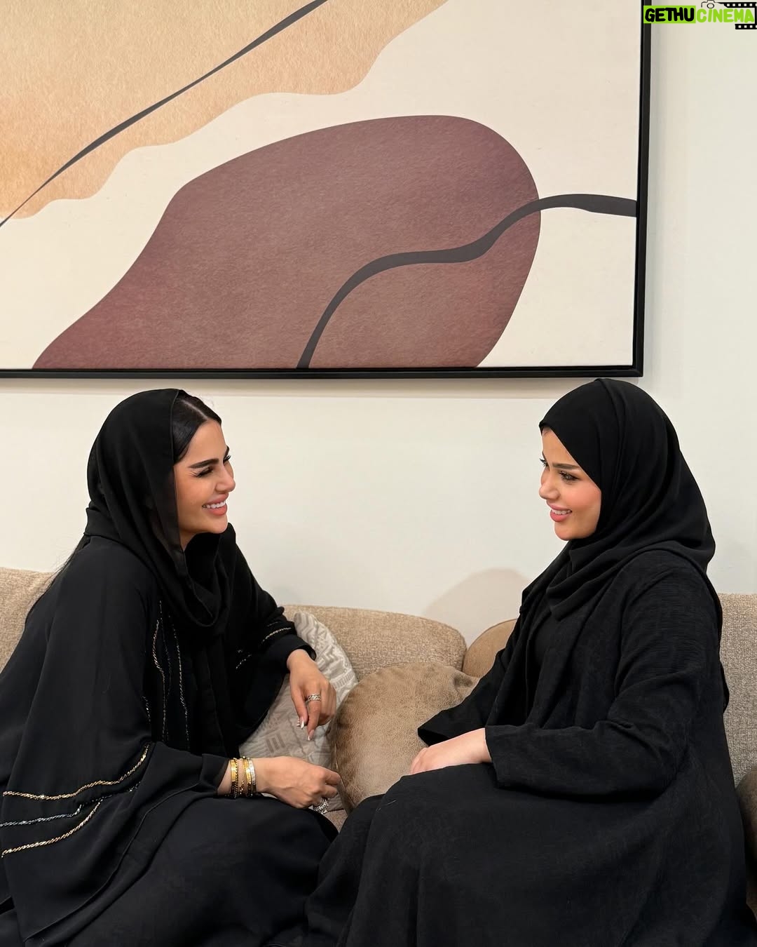 Shimaa Qasim - 191.3K Likes - تحبون لمة الاقارب لو الاصدقاء..🌝🌙