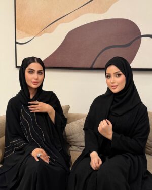 Shimaa Qasim Instagram - تحبون لمة الاقارب لو الاصدقاء..🌝🌙
