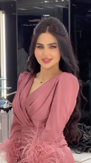 Shimaa Qasim Instagram - لم تكوني انتقاءً يا صديقتي كُنت نعمة.🤍 #شيماء_قاسم