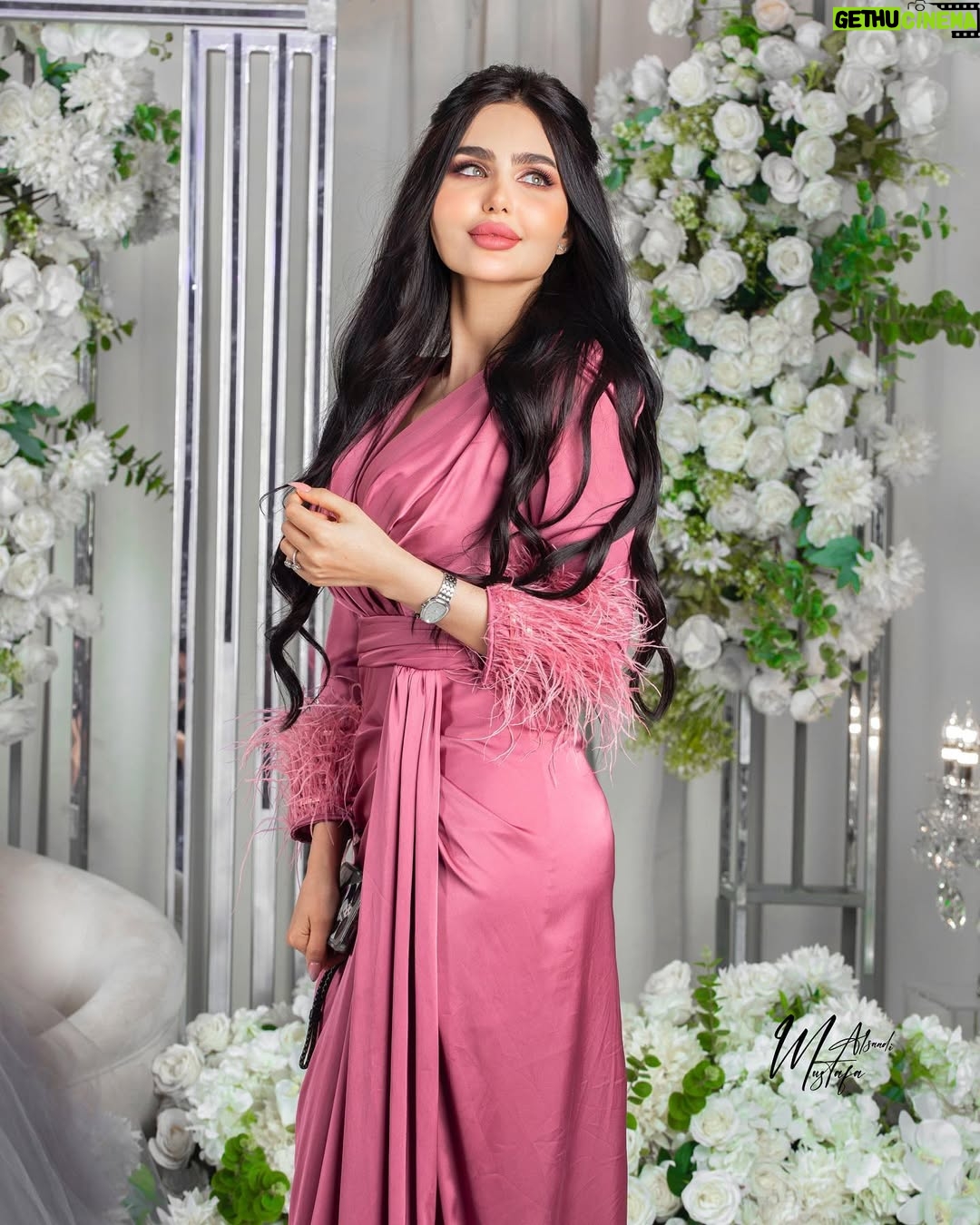 Shimaa Qasim - 210.1K Likes - نَحنُ نُشبه مَنْ نُحِب🦋🤍 #شيماء_قاسم
makeup by @adham_makups
Hairstyle by @raadalkalani