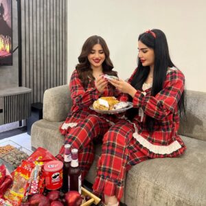 Shimaa Qasim Instagram - قبل انتهاء العام الى صديقتي التي لم تُفلت يدي ابداً ،، احبج ♥️
@shimaa_qasim 
@hud_a96