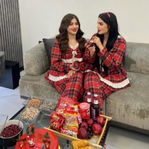 Shimaa Qasim Instagram - قبل انتهاء العام الى صديقتي التي لم تُفلت يدي ابداً ،، احبج ♥️
@shimaa_qasim 
@hud_a96