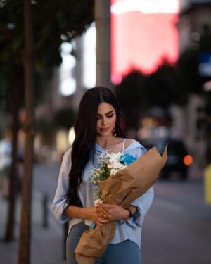 Shimaa Qasim Instagram - يوم عن يوم  وعائلتي تكبر اكثر واكثر شكرا لكل شخص دعمني بمسيرتي من 2015 الى الان انتم سندي بالحياة شكرا على11مليون متابع فخوره بيكم واحبكم انتم عائلتي الي يوم عن يوم تكبر اكثر واكثر وتكبر وياكم احلامي وطموحاتي شكرا لان انتم بحياتي #شيماء_قاسم