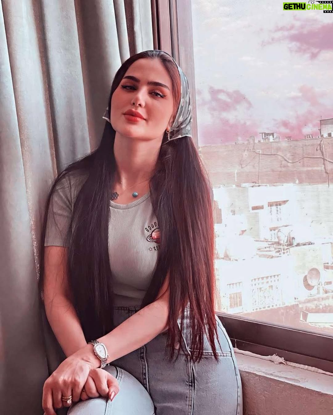 Shimaa Qasim - 174.9K Likes - ستمضي أيامك المُثقلة..
وتحتضنك البشائر من كُل مكان..
يوماً ما..ثق بالله ولا تيأس.🦋#شيماء_قاسم