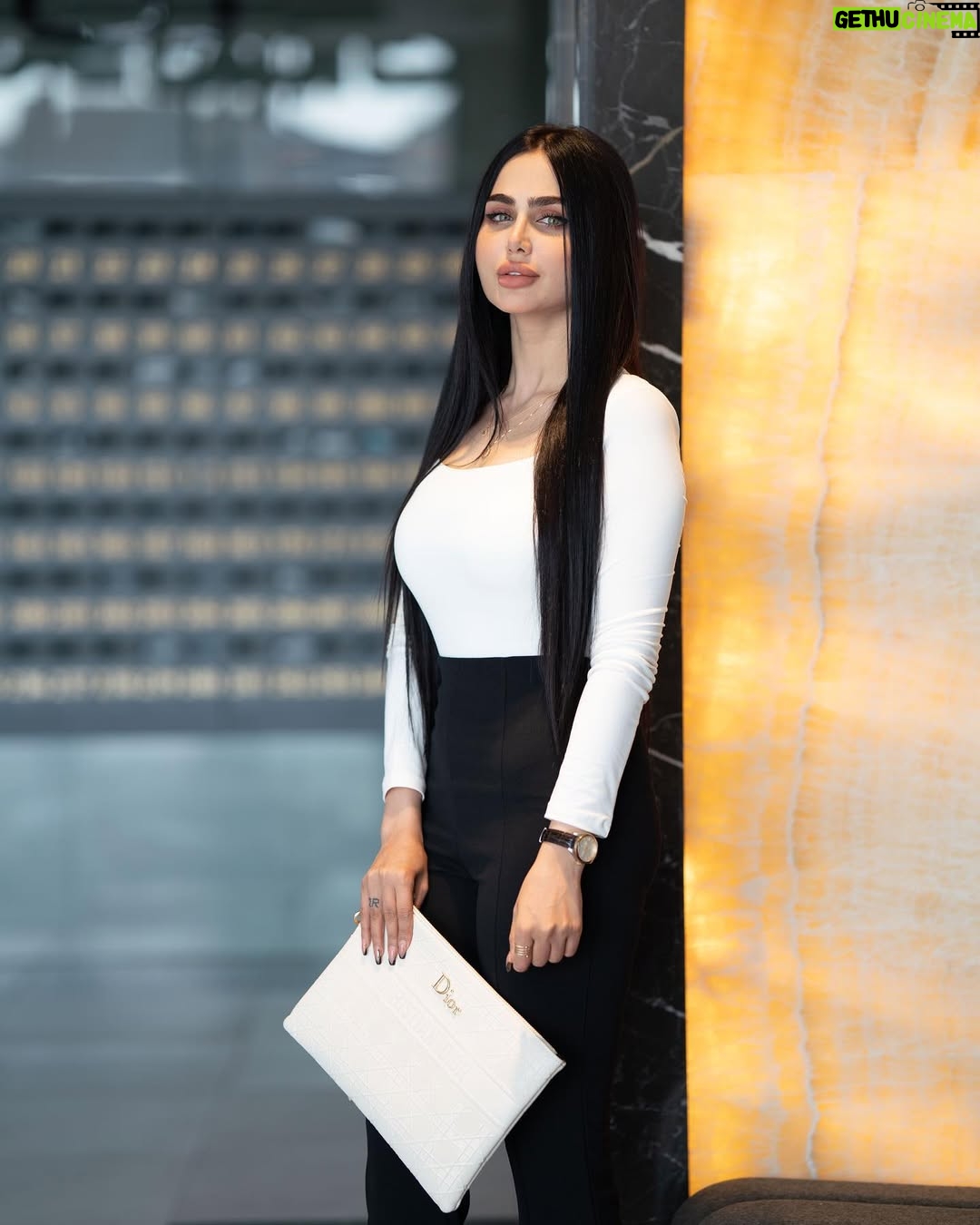 Shimaa Qasim - 181.2K Likes - واخيراً رجعتلكم من جديد .. مشتاقه الكم هواي 🦋🥹🫶🏻 #شيماء_قاسم