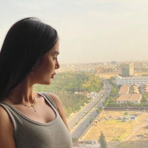 Shimaa Qasim Instagram - ‏أرى بك شيئًا مُختلفًا عن البقية لا أعلم ما هو لكنّه يشبهني يناسبني و أنتمي إليه كثيرًا .#شيماء_قاسم