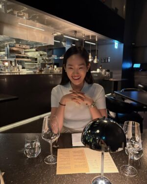 Shin Hyun-ji Instagram - Knock knock it’s my birthday ⭐️🍒🐬🐣🍀🌕💌💕오늘 생일인 사람 모두 생일 축하해요🤍