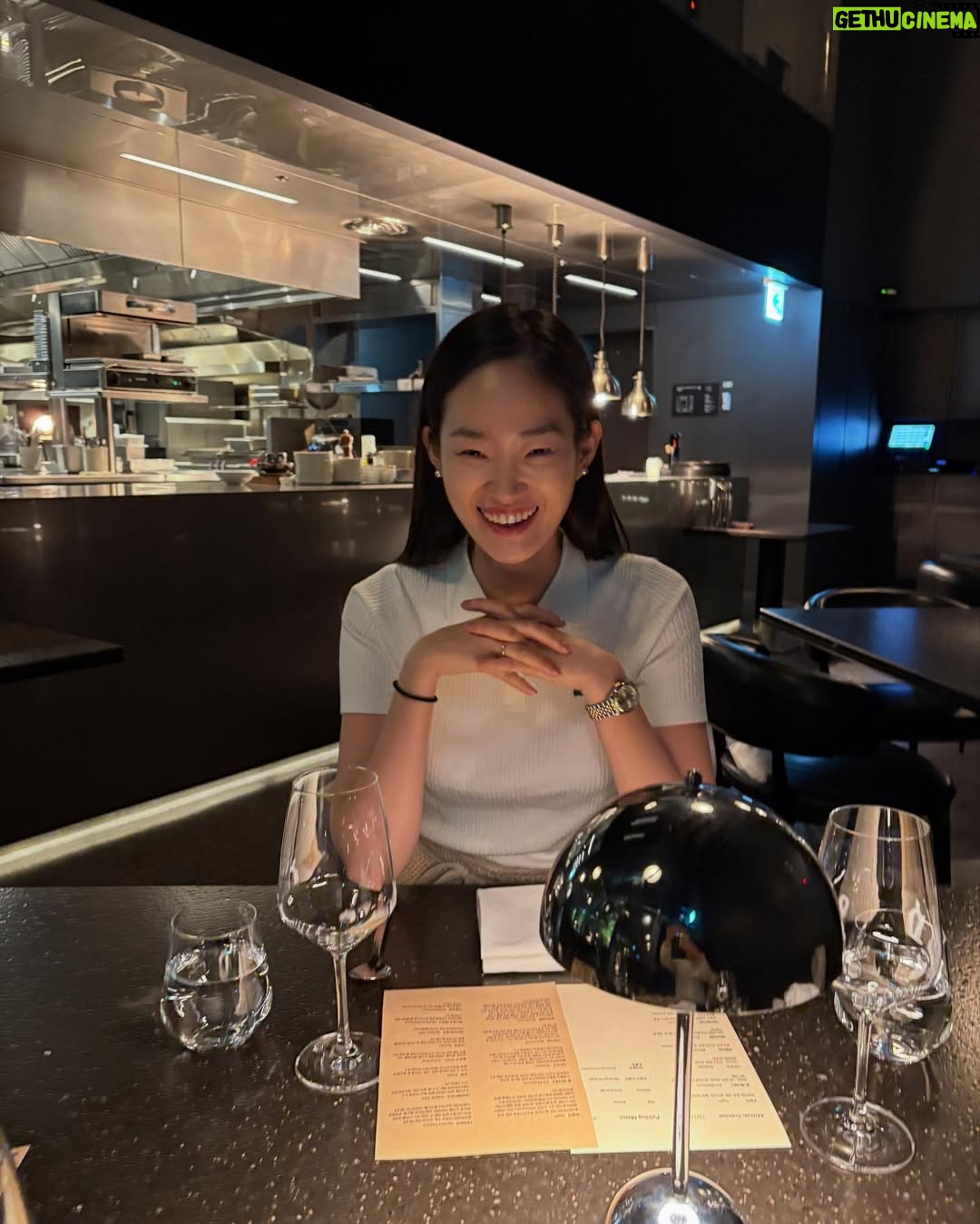 Shin Hyun-ji - 14.2K Likes - Knock knock it’s my birthday ⭐️🍒🐬🐣🍀🌕💌💕오늘 생일인 사람 모두 생일 축하해요🤍
