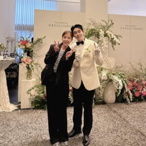 Shin Ji Instagram - 우리 가은이 현호 결혼 축하해~👰🏻🤵🏻
너무너무 멋지고 예쁜 신랑, 신부였어!!!💖

(피드가 말썽이라 다시 올림)