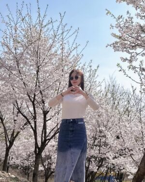 Shin Ji Instagram - 또 행복했다🌸💕