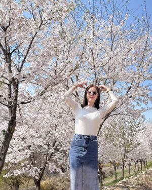 Shin Ji Instagram - 또 행복했다🌸💕