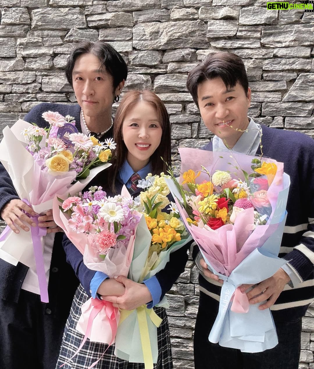 Shin Ji - 9.7K Likes - 수고했어 오늘도💙
#제37회_NH농협생명_연도대상시상식