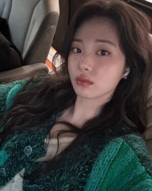 Shin Si-a Instagram - things that i did this winter 💨🤍💨🤍💨
겨울을 보내주며..... photo dumps!