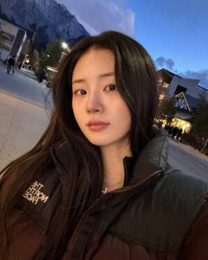 Shin Si-a Instagram - things that i did this winter 💨🤍💨🤍💨
겨울을 보내주며..... photo dumps!