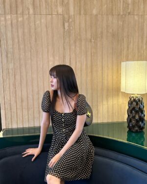Shin Su-hyun Instagram - haruskah aku mengunjungi Indonesia untuk menemuimu?