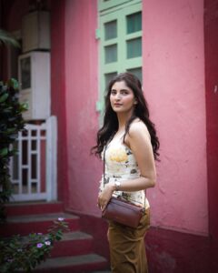 Actress Shivani Raghuvanshi HD Photos and Wallpapers March 2025