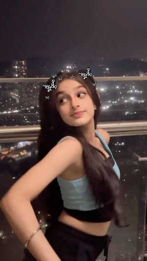 Shivika Rishi Instagram - Trend🦋🖤🌠

#instagram #reels #viewsforviews #lovely #viralreels #explorepage