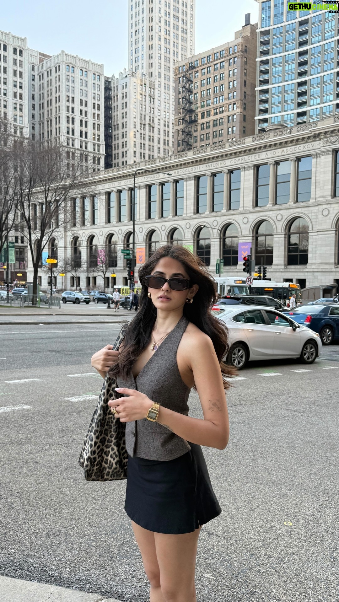 Shivvani Paatil - 5.2K Likes - Maybe I should just leave the wine on a table 🥸
Top- @express
Skort- @targetstyle
Shoes - @officeshoes
Bag- @primark
.
.
.
.
.
.
grwm ootd outfit Chicago