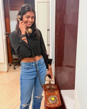 Shreyanka Patil Instagram - Can’t text, only accept love letters and landline calls. Hehe 🤭😬