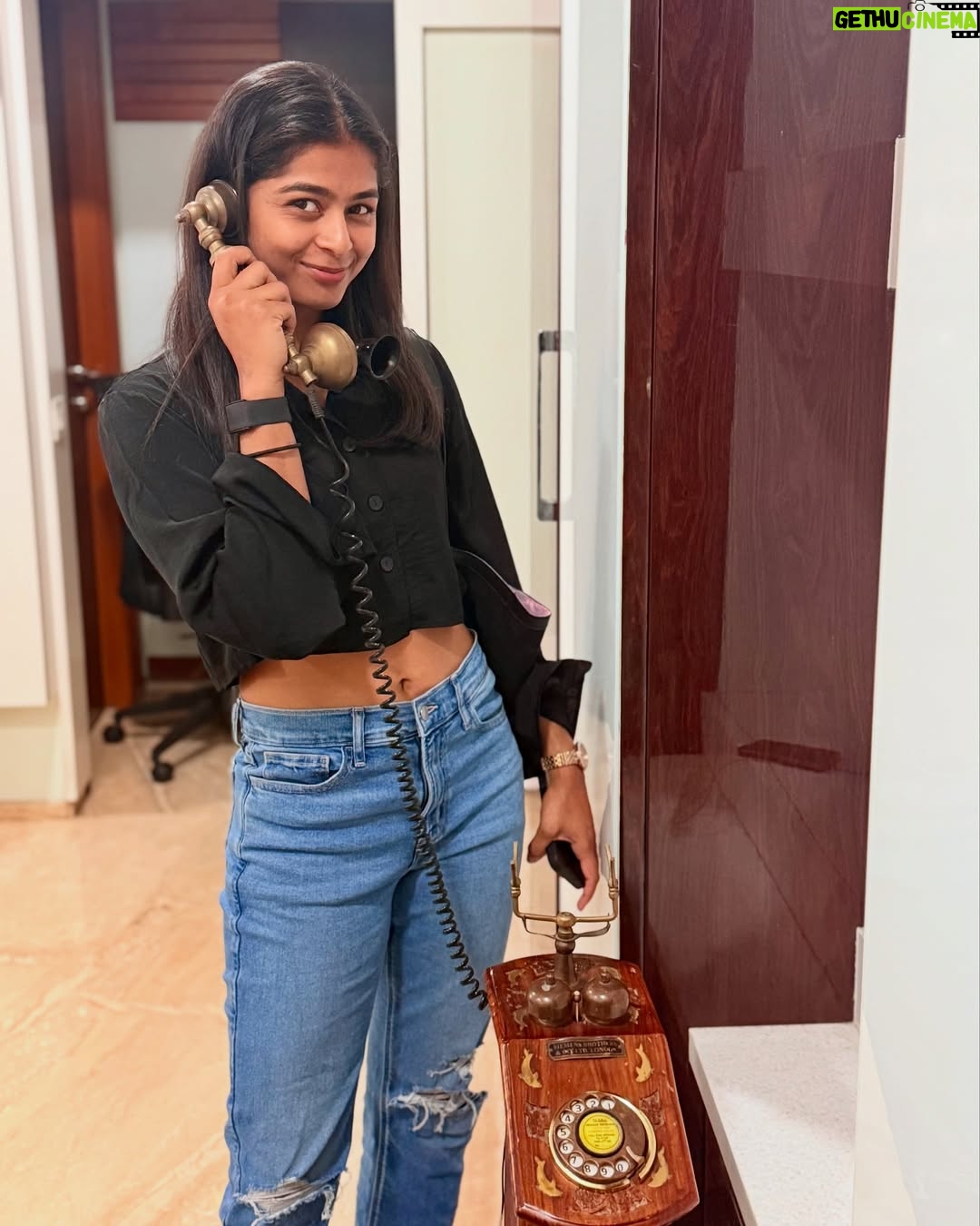 Shreyanka Patil - 1.4 Million Likes - Can’t text, only accept love letters and landline calls. Hehe 🤭😬