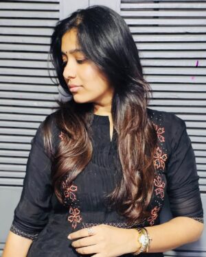 Shrinidhi Padmanaban Instagram - Paarvai pesumaa? 🧨😍

Pc @rjkaykay