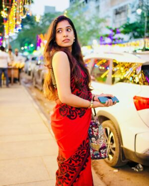 Shrinidhi Padmanaban Instagram - தனிமை உனை சுடுதா?
நினைவில் அனல் தருதா? 🩷🎀

Pc @elaa_shuttler bestiiee 🩷