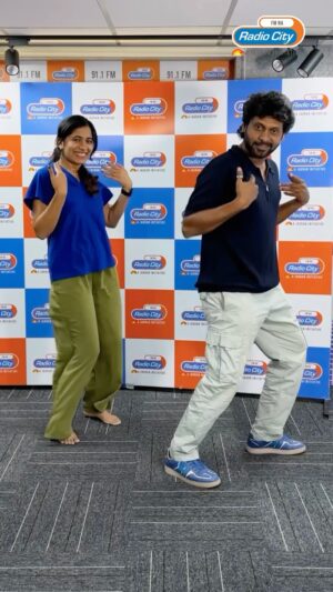 Shrinidhi Padmanaban Instagram - #sweetheart #awsumkissa 
.
@rio.raj @rj_nidhi @rj_jawi @thinkmusicofficial 
.
#rioraj #dancereel #hookstep #dance