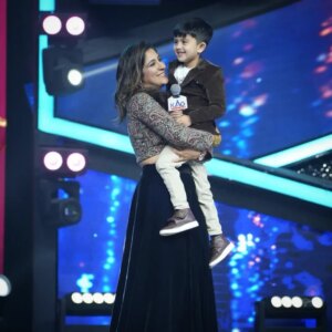 Shweta Mohan Instagram - The jolly weekend is almost here ... 🥳🎊🤸🌞🎶

#ZeeSaregamapa #LittleChampsSeason4

P.C - @mukund__xx
Outfit - @prabuselvaraj_ , @shalafashions
Makeup - @peethumull
Hair style - @venki_hairstylist