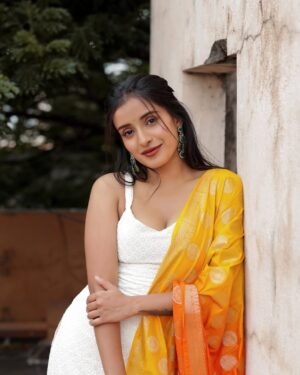 Sindhuja Hari Instagram - Being happy never goes out of style 🔆
In frame @sindhujahari 
Mua @glambyramya 
Retouch @retouch_by_gokul 
@fineshinejewels  @_gina_couture 
📸 #raghul_raghupathy